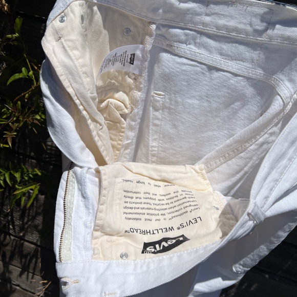 Levi's® WELLTHREAD™ 502™ White Jeans - Size 33" Waist - Picture 4 of 8